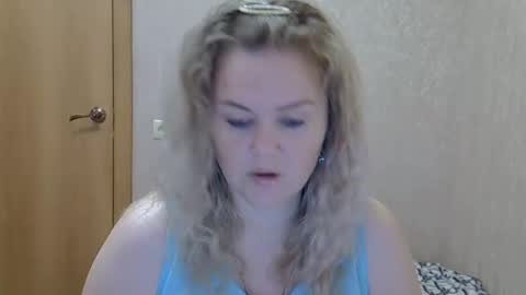 karennelsonx online show from November 14, 8:13 am