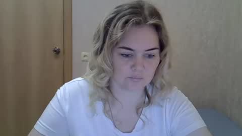 Snapshot of karennelsonx chatting on June 20, 1:03 pm karennelsonx online show from June 20, 1:03 pm
