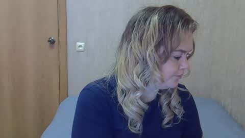 Snapshot of karennelsonx chatting on July 28, 8:21 am karennelsonx online show from July 28, 8:21 am