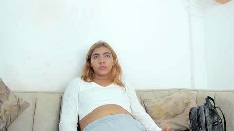 Kari  online show from November 18, 6:56 pm