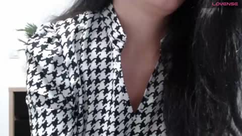 Snapshot of karin_lover chatting on December 6, 6:59 am You can call me K  online show from December 6, 6:59 am