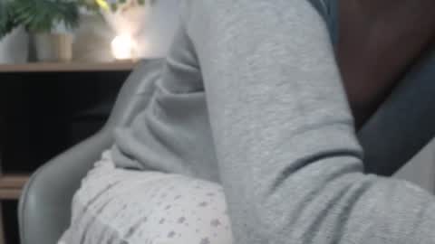 Snapshot of karin_lover chatting on October 17, 6:16 am You can call me K  online show from October 17, 6:16 am