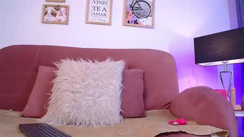 Snapshot of karina2smith chatting on December 15, 6:56 pm karina online show from December 15, 6:56 pm