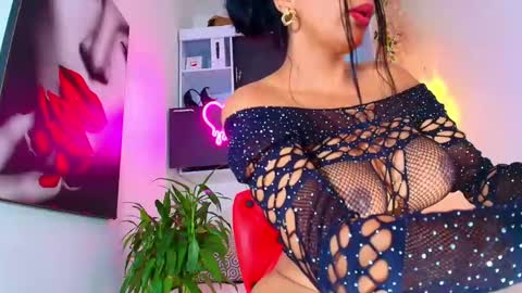 Snapshot of karina4squirt chatting on December 23, 5:00 pm karina4squirt online show from December 23, 5:00 pm
