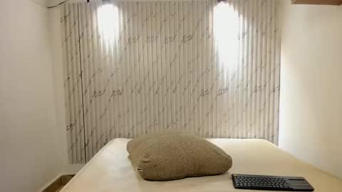 karina_aurora online show from December 21, 5:14 am