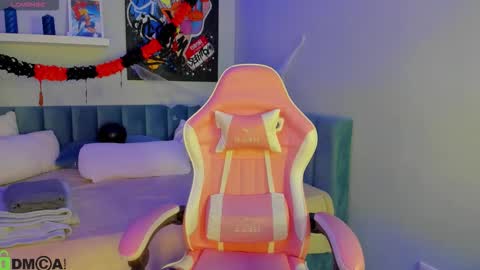 Snapshot of karina_broks chatting on October 29, 8:38 am karina_broks online show from October 29, 8:38 am