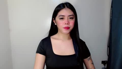 I AM BELLE online show from May 11, 1:28 pm