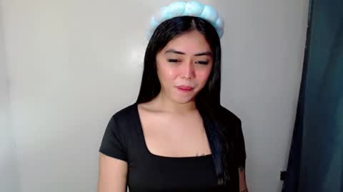 I AM BELLE online show from May 16, 3:44 pm