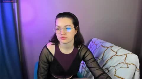 Snapshot of karina_kelly chatting on December 15, 3:44 am karina online show from December 15, 3:44 am