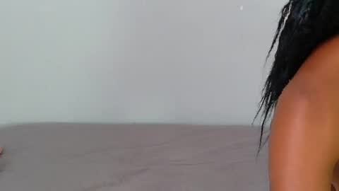 Snapshot of karina_lopez7 chatting on December 16, 2:11 pm karina_lopez7 online show from December 16, 2:11 pm