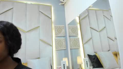 karinaacox online show from April 22, 12:28 pm