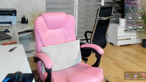 Snapshot of karinadeniss chatting on February 28, 10:06 pm Onlyfans cute valerri Real Nme Valerri online show from February 28, 10:06 pm