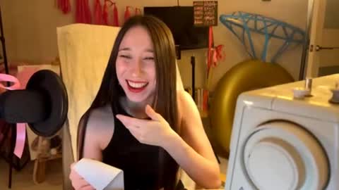 Snapshot of karinasunsun chatting on February 21, 3:57 pm karinasun online show from February 21, 3:57 pm