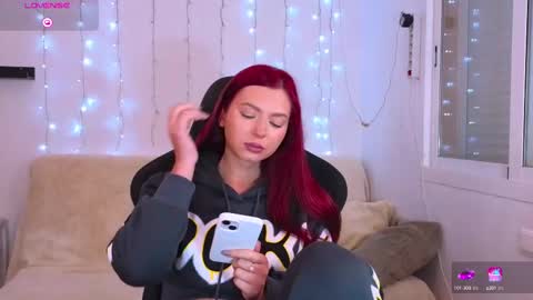 Snapshot of karinchik_ chatting on March 1, 10:21 pm Karina online show from March 1, 10:21 pm