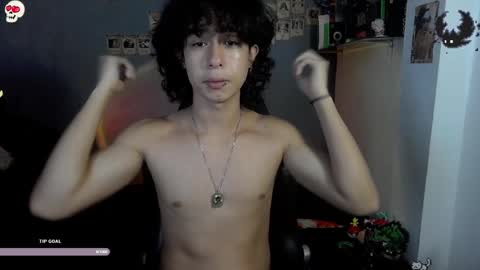 Snapshot of kariozzz chatting on January 15, 2:06 am call me kai 3 online show from January 15, 2:06 am