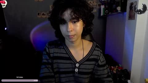 Snapshot of kariozzz chatting on January 17, 9:28 pm call me kai 3 online show from January 17, 9:28 pm