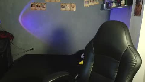 Snapshot of kariozzz chatting on February 18, 9:09 pm call me kai 3 online show from February 18, 9:09 pm