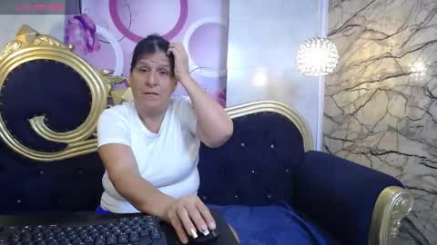 Snapshot of karito_mature17 chatting on December 15, 11:12 am Karito online show from December 15, 11:12 am