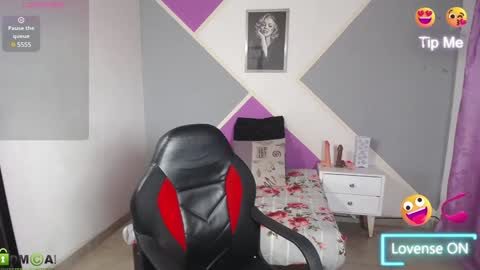 Snapshot of karla_charloby chatting on February 4, 4:18 pm Karla online show from February 4, 4:18 pm