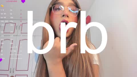 Snapshot of karla_dior chatting on June 25, 5:23 am DIOR online show from June 25, 5:23 am