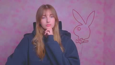 Snapshot of karla_flower chatting on September 26, 5:11 am Karla online show from September 26, 5:11 am