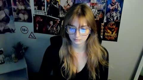 Snapshot of karla_flower chatting on October 12, 12:37 pm Karla online show from October 12, 12:37 pm