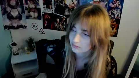 Snapshot of karla_flower chatting on October 14, 6:36 am Karla online show from October 14, 6:36 am