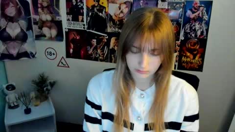 Snapshot of karla_flower chatting on October 17, 6:49 am Karla online show from October 17, 6:49 am