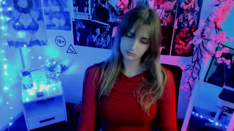 Snapshot of karla_flower chatting on November 18, 7:13 am Karla online show from November 18, 7:13 am