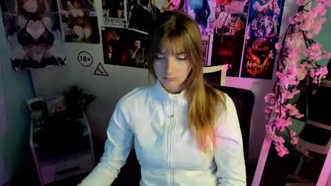 Snapshot of karla_flower chatting on November 27, 1:24 pm Karla online show from November 27, 1:24 pm