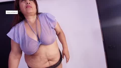 Snapshot of karla_hilton01 chatting on June 4, 12:00 pm Karla online show from June 4, 12:00 pm