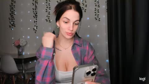 karla_lim online show from February 4, 9:20 pm