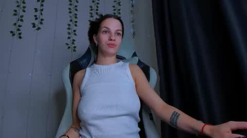 karla_lim online show from November 1, 8:49 am