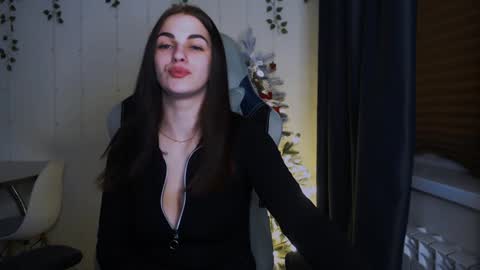 Snapshot of karla_sim chatting on December 4, 10:19 pm Ask me online show from December 4, 10:19 pm