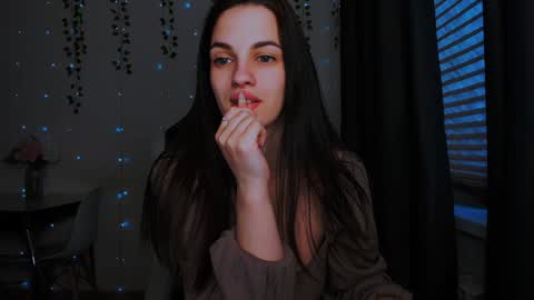 Snapshot of karla_sim chatting on January 21, 12:50 pm Ask me online show from January 21, 12:50 pm