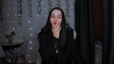Snapshot of karla_sim chatting on January 25, 2:25 pm Ask me online show from January 25, 2:25 pm