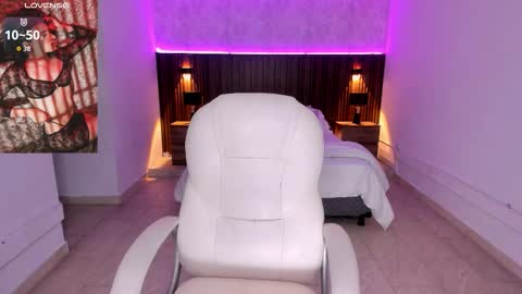 Snapshot of karlaa_james chatting on November 24, 10:59 am Karlaa online show from November 24, 10:59 am