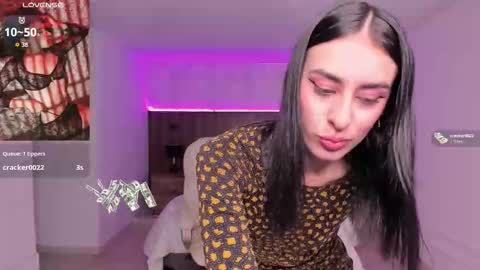 Snapshot of karlaa_james chatting on December 3, 11:08 am Karlaa online show from December 3, 11:08 am