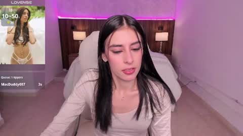 Snapshot of karlaa_james chatting on June 19, 11:14 am Karlaa online show from June 19, 11:14 am