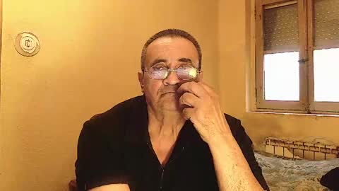 Snapshot of karlpal chatting on May 14, 6:15 pm karlpal online show from May 14, 6:15 pm