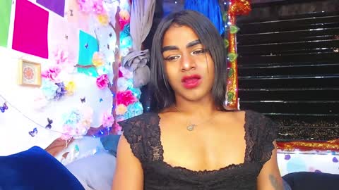 Snapshot of karly_coffe chatting on January 10, 2:25 am KARLY. online show from January 10, 2:25 am