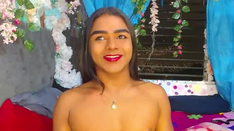 Snapshot of karly_coffe chatting on October 5, 8:01 am KARLY. online show from October 5, 8:01 am