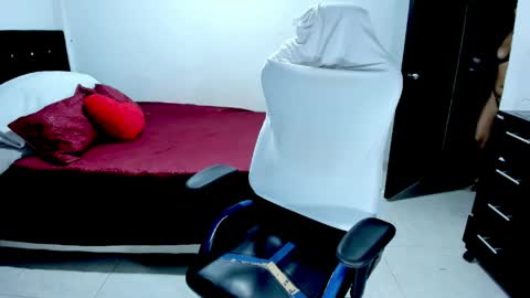 karly. online show from April 28, 2:27 am