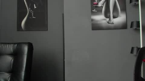   online show from February 4, 2:45 pm