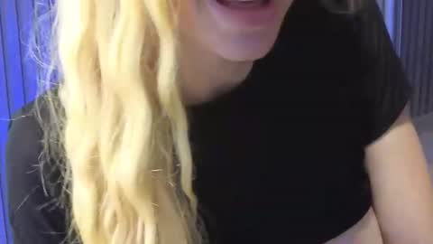 Snapshot of karmaarms chatting on June 23, 7:45 pm Julia online show from June 23, 7:45 pm
