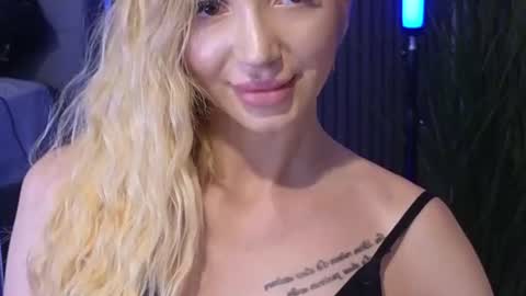 Snapshot of karmaarms chatting on July 22, 7:38 pm Julia online show from July 22, 7:38 pm