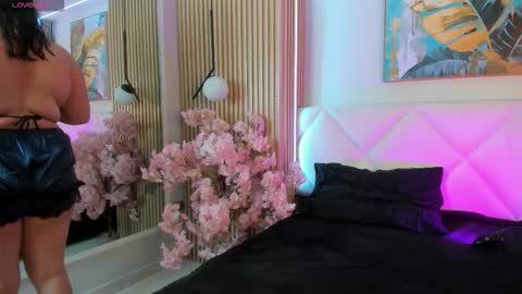 karo_linee online show from February 26, 12:04 pm