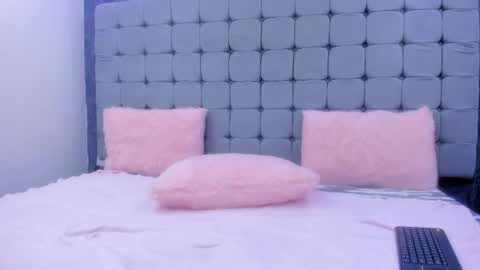 Karol online show from May 5, 2:03 pm