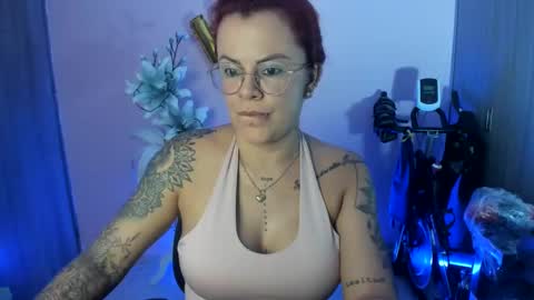 Snapshot of karol_milf__ chatting on December 1, 11:47 pm kAROL MILF online show from December 1, 11:47 pm