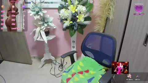 Snapshot of karol_milf__ chatting on March 22, 9:18 pm kAROL MILF online show from March 22, 9:18 pm